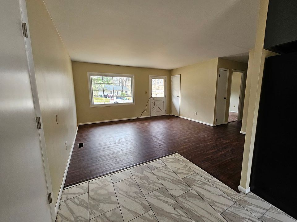 1st image of 2101 N Oak Ln