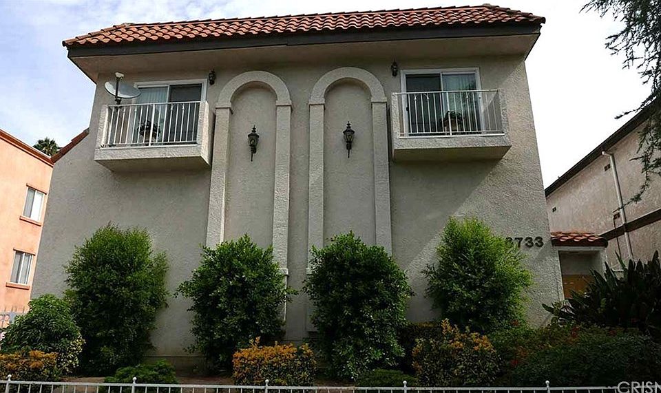 1st image of 16733 Sherman Way APT B