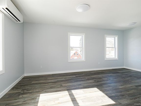 5th image of 68 Clark St Floor 2