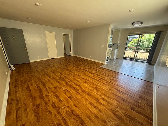2nd image of 1040 N Laurel Ave APT 5