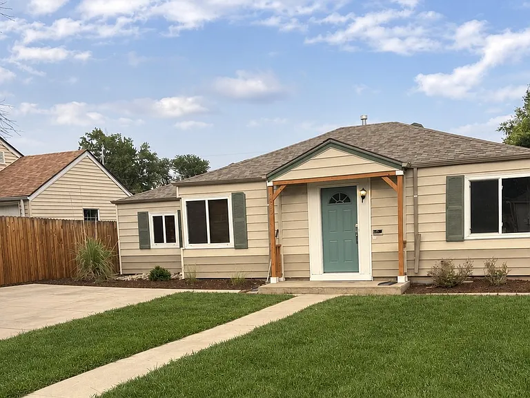 4860 Clay St — Photo 1