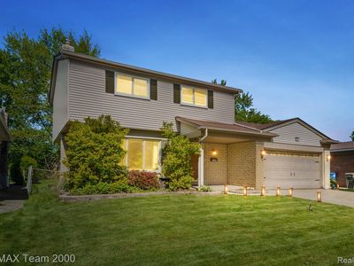 7485 Pointe Dr, Canton, MI, 48187