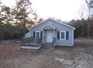 196 Pecan Dr, Spring Lake, NC 28390