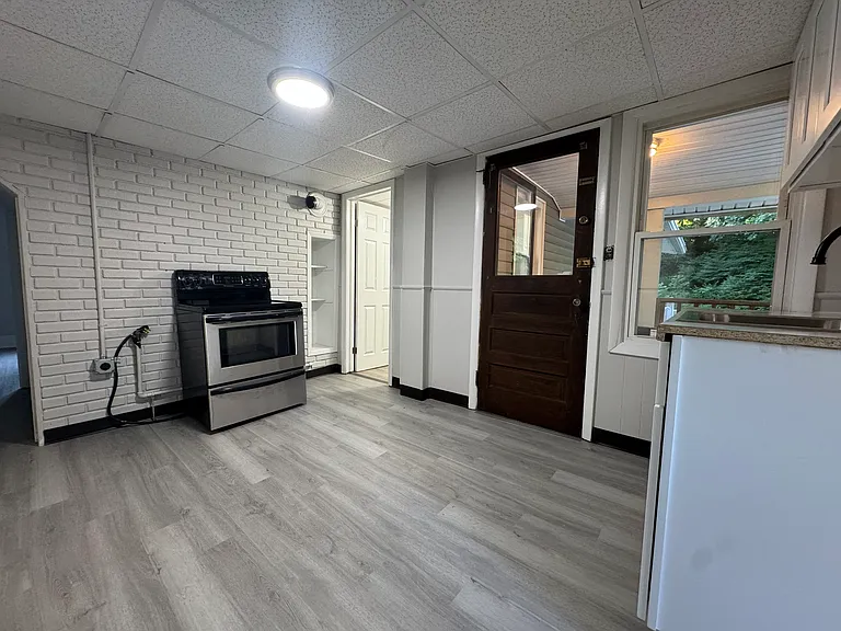 224 Prospect St #3 — Photo 6