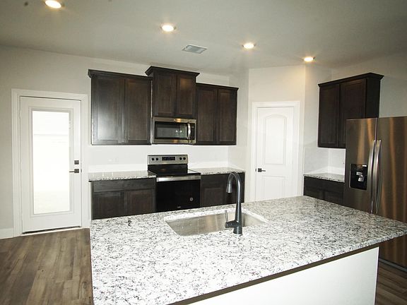 4th image of 7637 Noble Oaks Dr