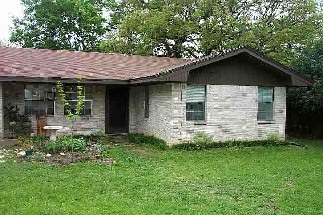 1st image of 130-A/B Secluded Oaks Ln