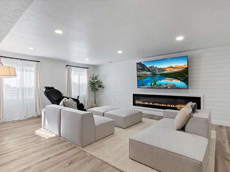 2869 S Drake Ave — Photo 43