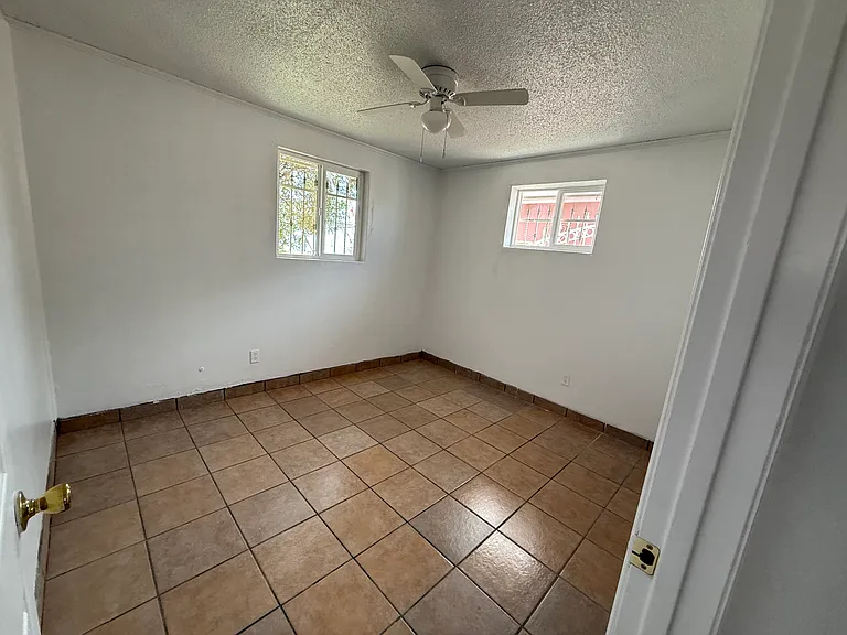 5012 Royal Dr — Photo 10
