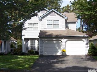 3 Huntingdale Way, Middle Island, NY 11953