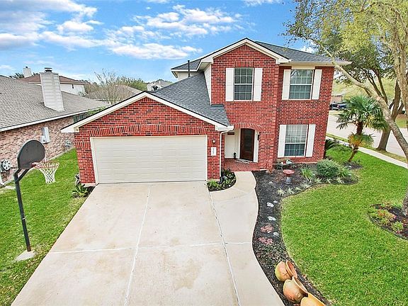 Areal view of the backyard.
