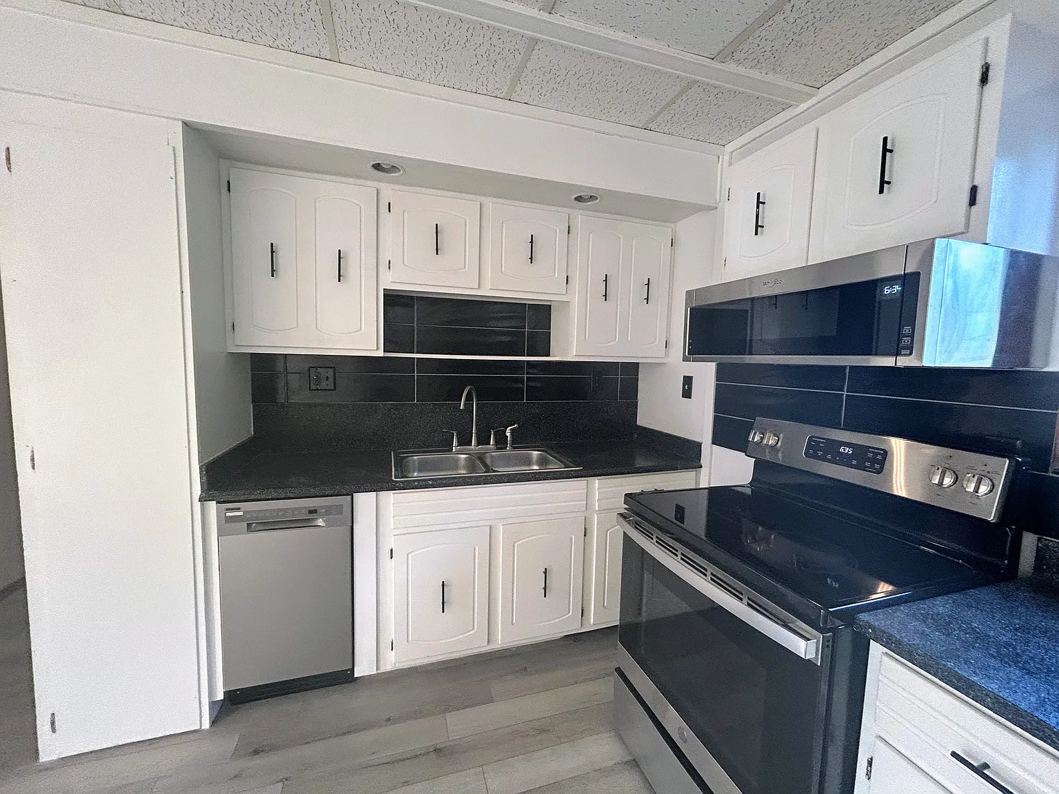 2 bed, 816 sqft, $1,025 — Photo 3