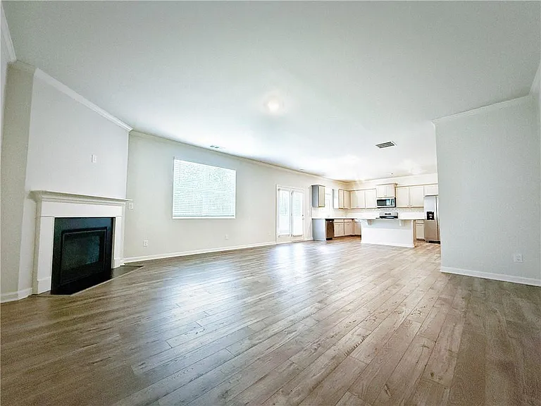 325 Belmont Dr — Photo 8