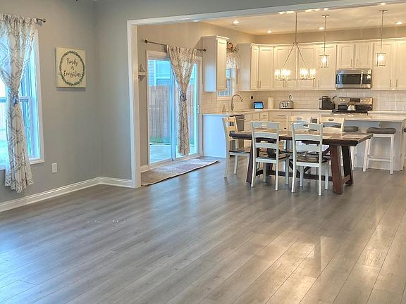 2nd image of 761 Halford Pl