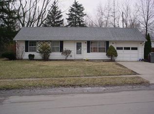 705 Meadowbrook Dr, Lima, OH 45801