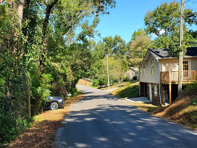 416 Hogan Cir — Photo 5
