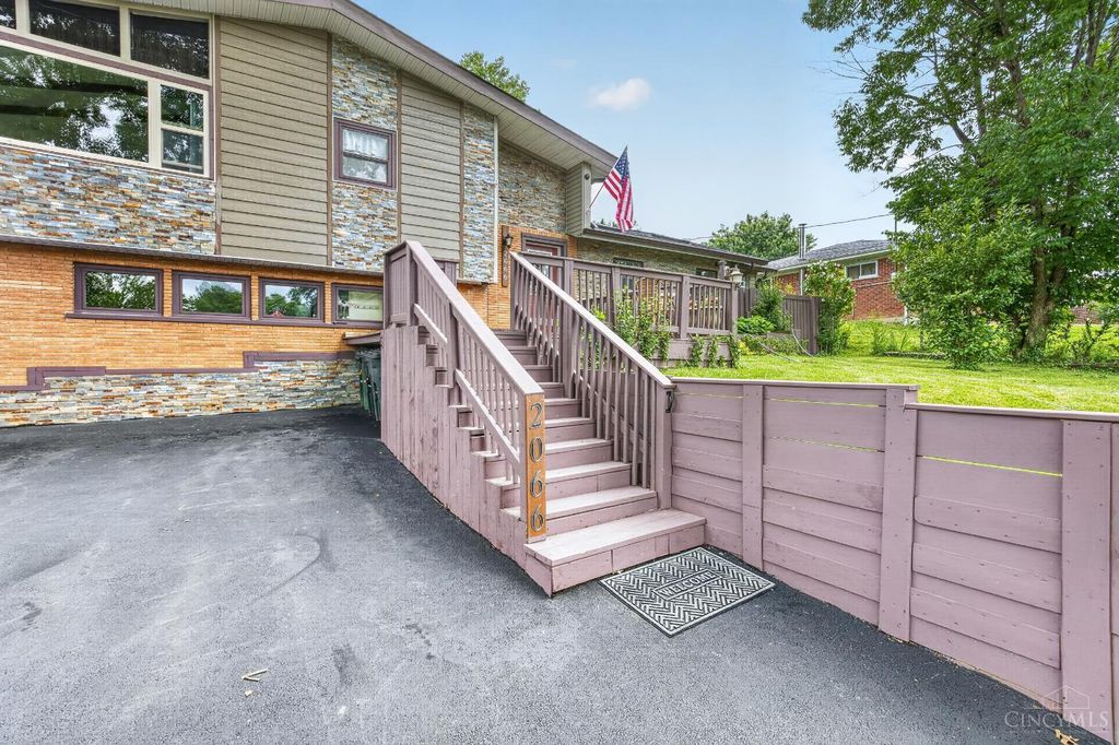 2066 Evanor Ln, Cincinnati, OH - View 4