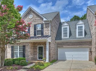 5218 Berkeley Estates Dr, Charlotte, NC 28277