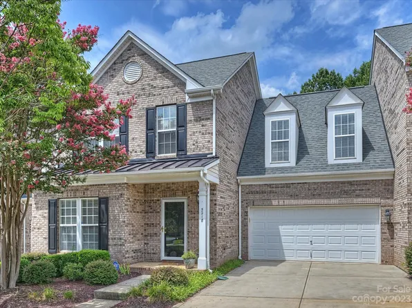 5218 Berkeley Estates Dr, Charlotte, NC 28277