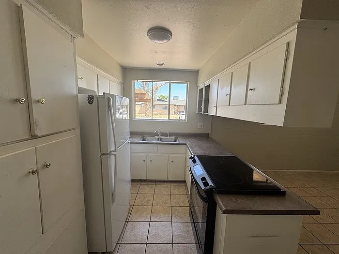 5857 W Coolidge St — Photo 7