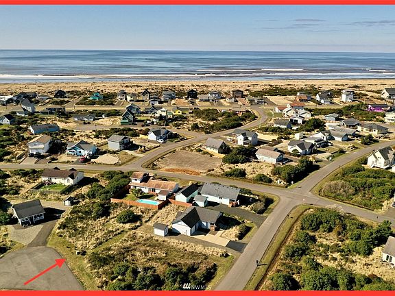 Near both bay and ocean beach access >