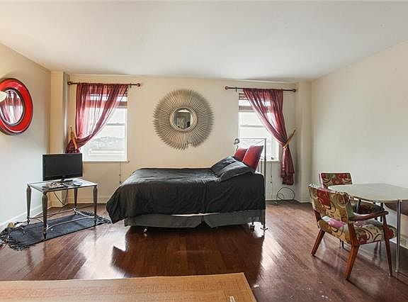 3rd image of 1205 St Charles Ave APT 512