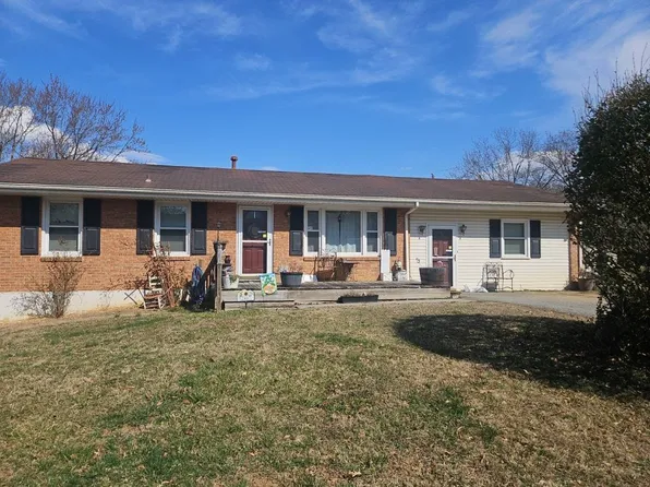 2807 Emissary Dr, Roanoke, VA 24019