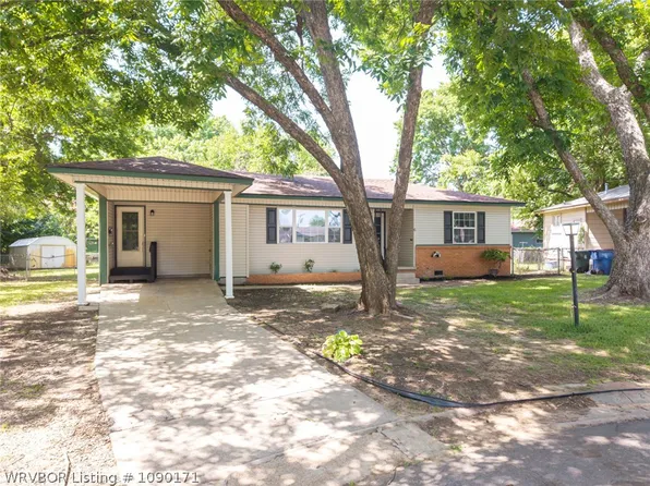 6 Raleigh Cir, Fort Smith, AR 72901