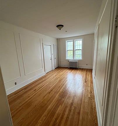 3rd image of 39 Jeanette St APT 5