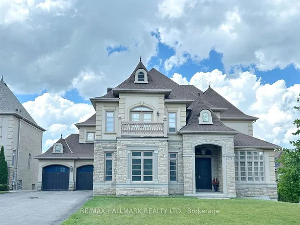 123 Carisbrooke Cir, Aurora, ON L4G 0K4