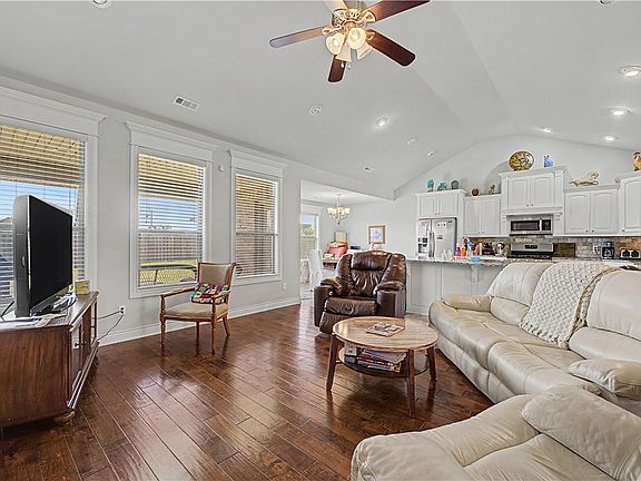 5th image of 181 Bella Toscana St