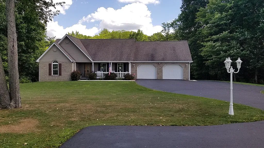 64 Country Club Rd photo 1