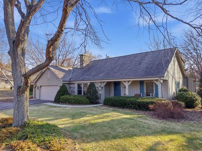 7453 Devonshire DRIVE, Cedarburg, WI, 53012