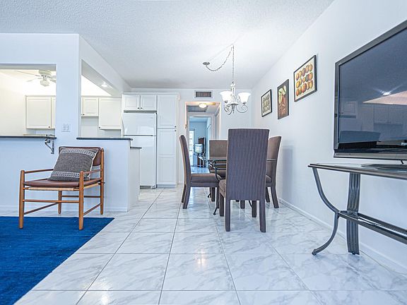 2nd image of 2093 Newport #2093