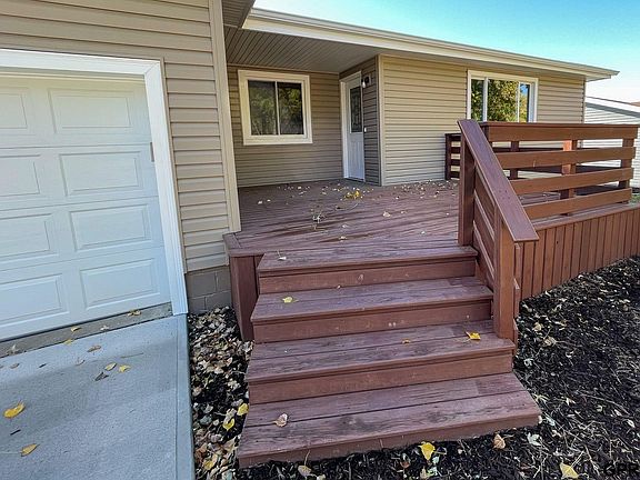 2nd image of 8708 Willow Ct
