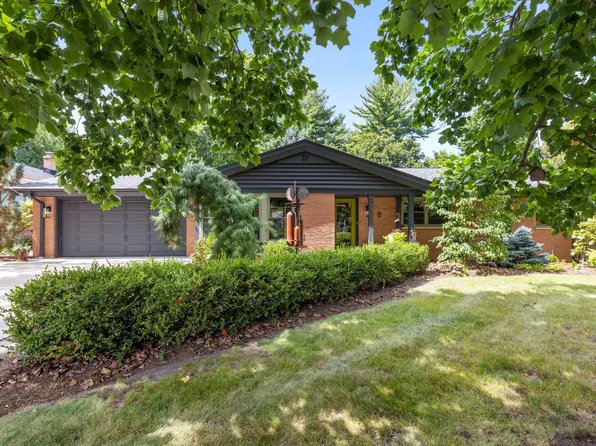 2008 Whitehall Rd, Rockford, IL 61107