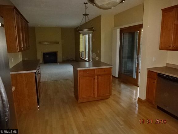 3rd image of 100 Myrtlewood Ct
