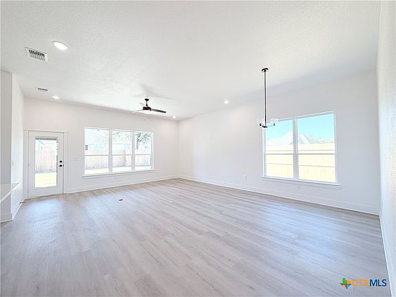 4th image of 1201 Rylee Ln
