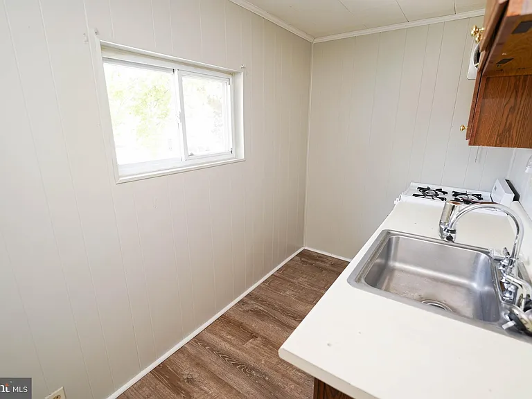 202 E Grove St #A — Photo 15
