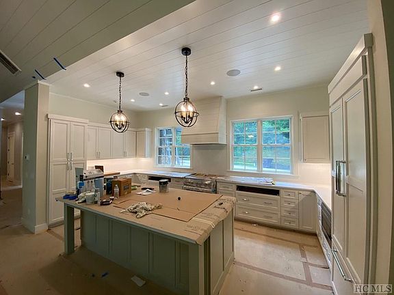 4th image of 373 Birchwood Drive
