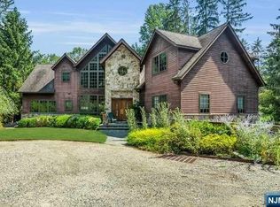 129 Deerhaven Rd, Mahwah, NJ 07430