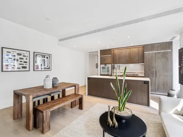 301 East 50th Street image 5 of 16