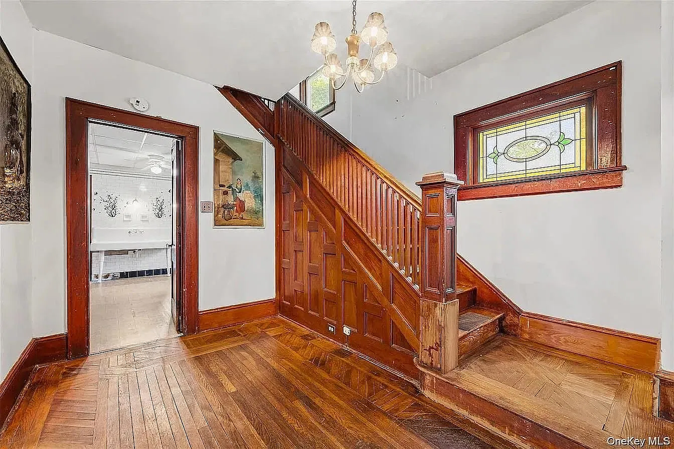 4 bed, 1.5 bath, 2028 sqft, $2,200 — Photo 3