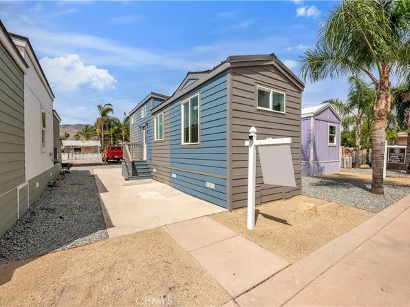 501 S Mistletoe Ave Space 17, San Jacinto, CA 92583