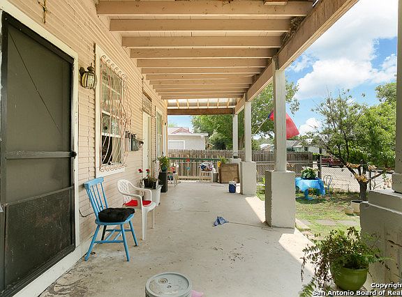 4th image of 123 Belden Ave