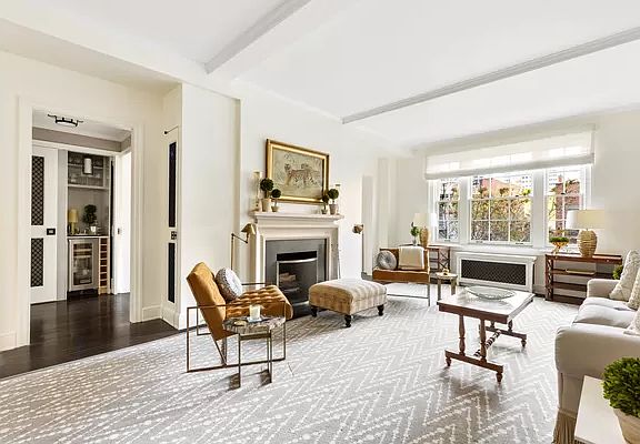 3rd image of 164 E 72nd St APT 5C