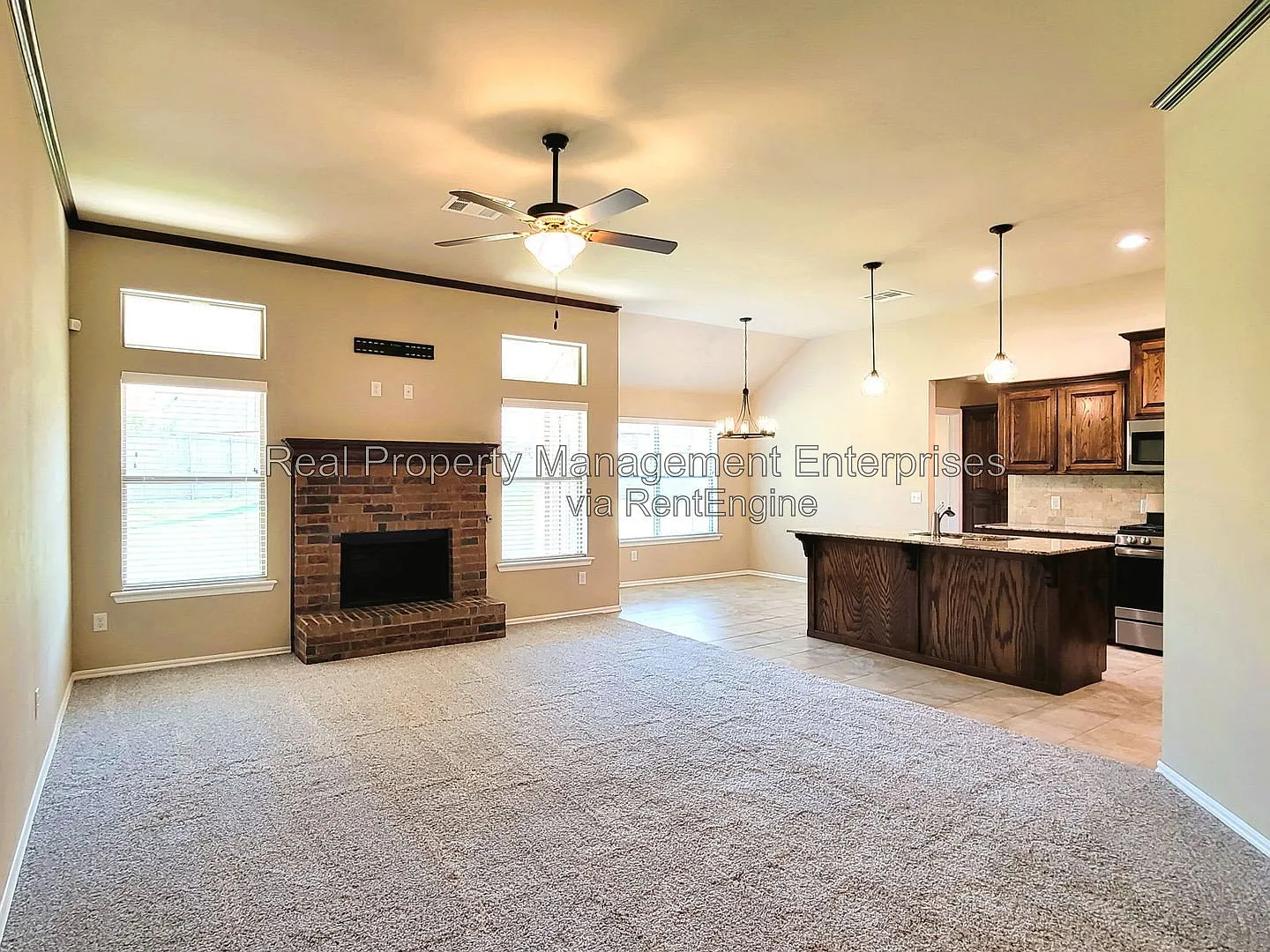 4 bed, 2.0 bath, 1734 sqft, $1,935 — Photo 3