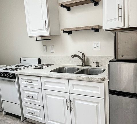 4th image of 840 Hernandez St #C