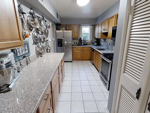 5th image of 6459 Duquesne Pl