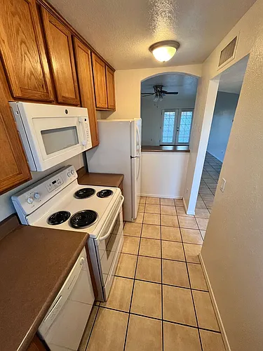 2520-2530 E Glenn St Photo 1