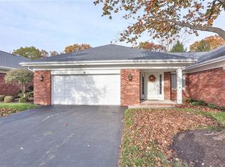 19 Powdermill Dr, Pittsford, NY 14534